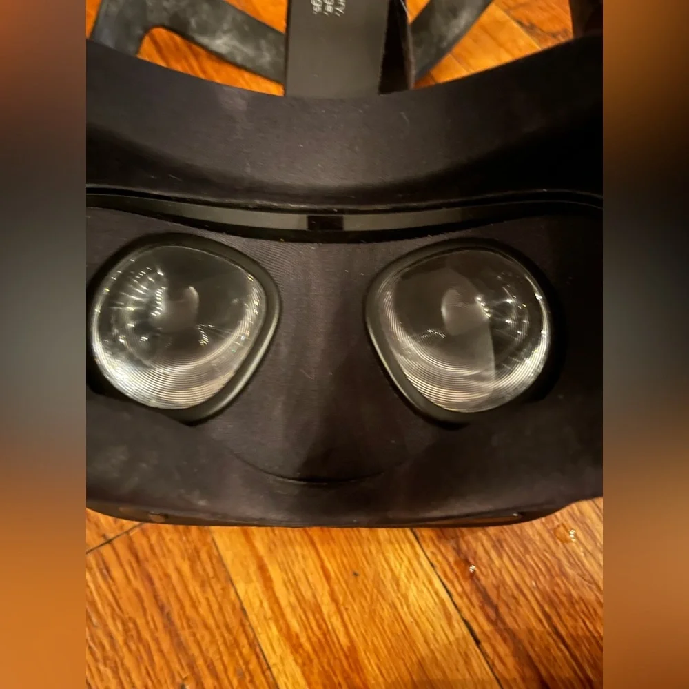 Oculus Quest VR Headset with Controllers - Black